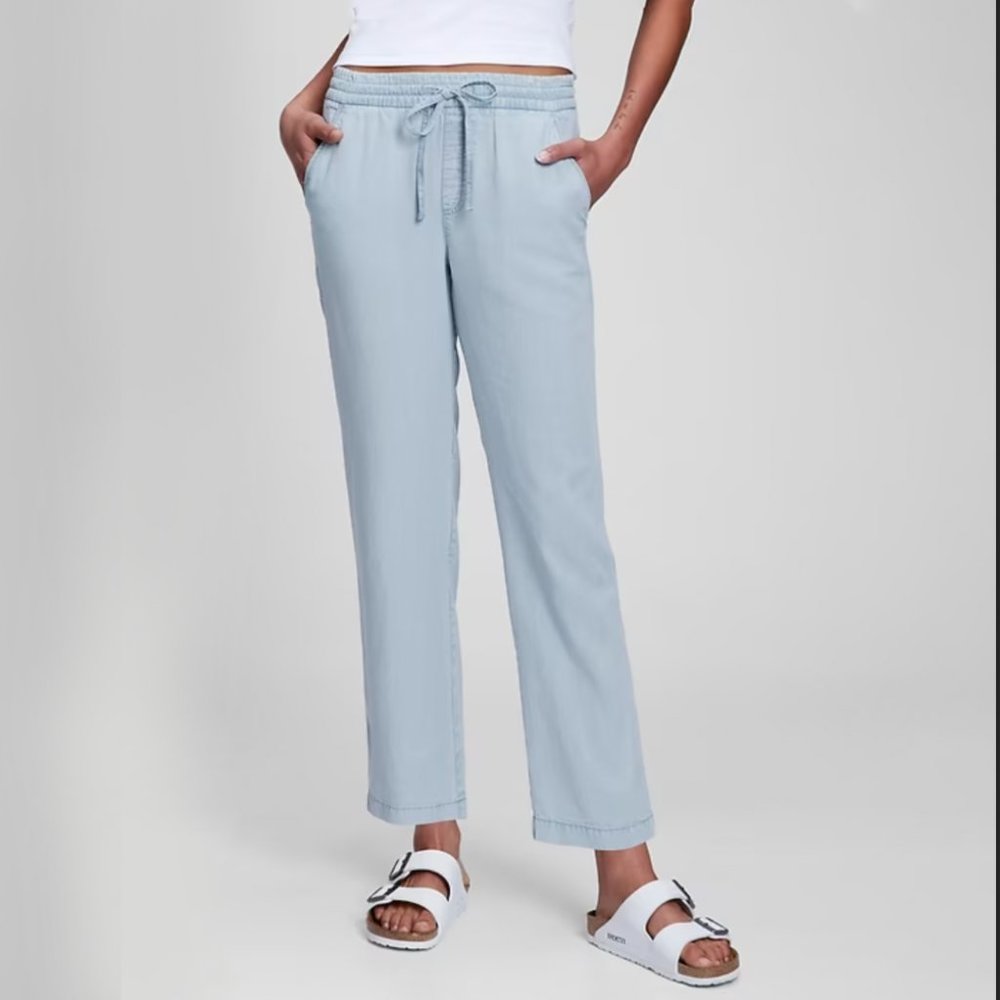 NWT Gap Easy Pant - Mid Rise, Ankle Length, Tapered Leg (Med.)